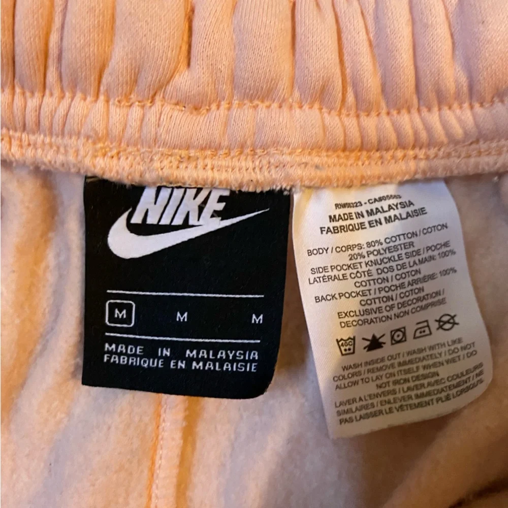 Men’s Nike shorts - Picture 3 of 3